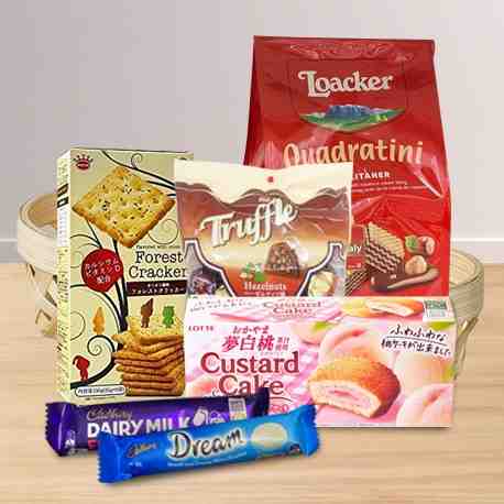 Snacks Cake Cookie Hamper