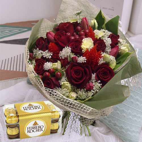 Festive Christmas Floral Arrangement