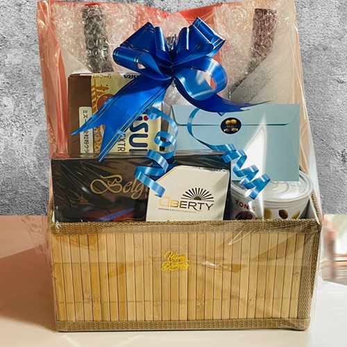 Deluxe Wine Celebration Basket